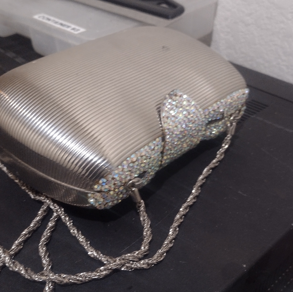 Walborg Clamshell - image 1